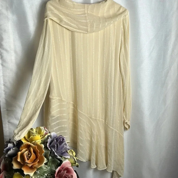 SOFT SURROUNDINGS tunic women L,cream layered silky chiffon ,boho,cottagecore, - Picture 10 of 10